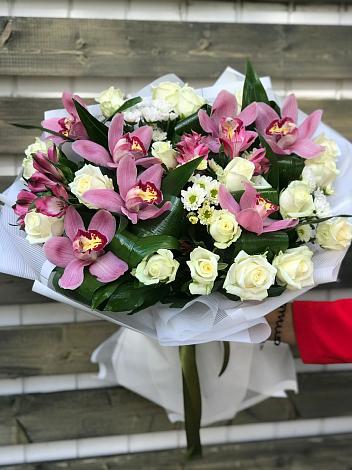 Букет цветов из: Розы и Хризантемы во Фрязино