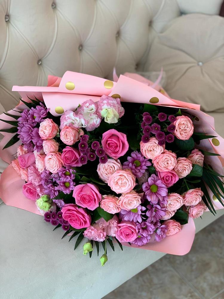 Букет цветов из: Хризантемы, Розы и Лизиантусы во Фрязино