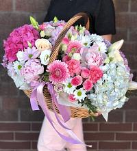 Цветочная композиция из Розы, Хризантемы, Пионы и Лизиантусы в корзине #REPLACE_PRED# Фрязино