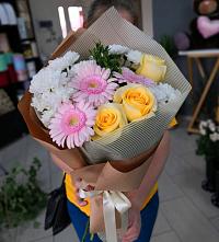 Букет цветов из:  Герберы, Розы и Хризантемы во Фрязино