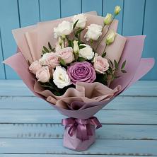 Букет цветов из:  Розы и Лизиантусы во Фрязино