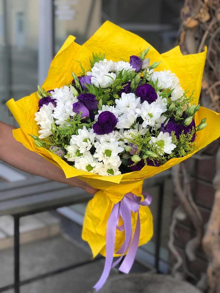 Букет цветов из: Ирисы, Хризантемы и Ромашки во Фрязино