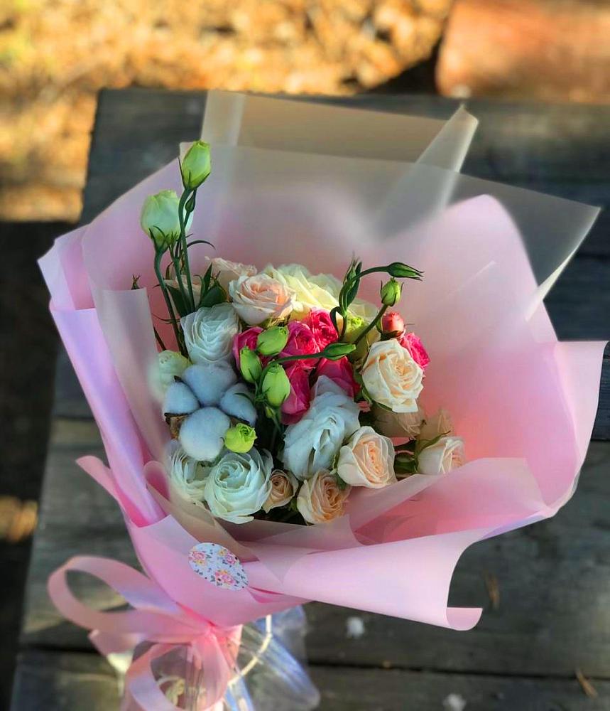 Букет цветов из: Розы и Лизиантусы во Фрязино