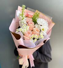 Букет цветов из:  Хризантемы и Розы во Фрязино