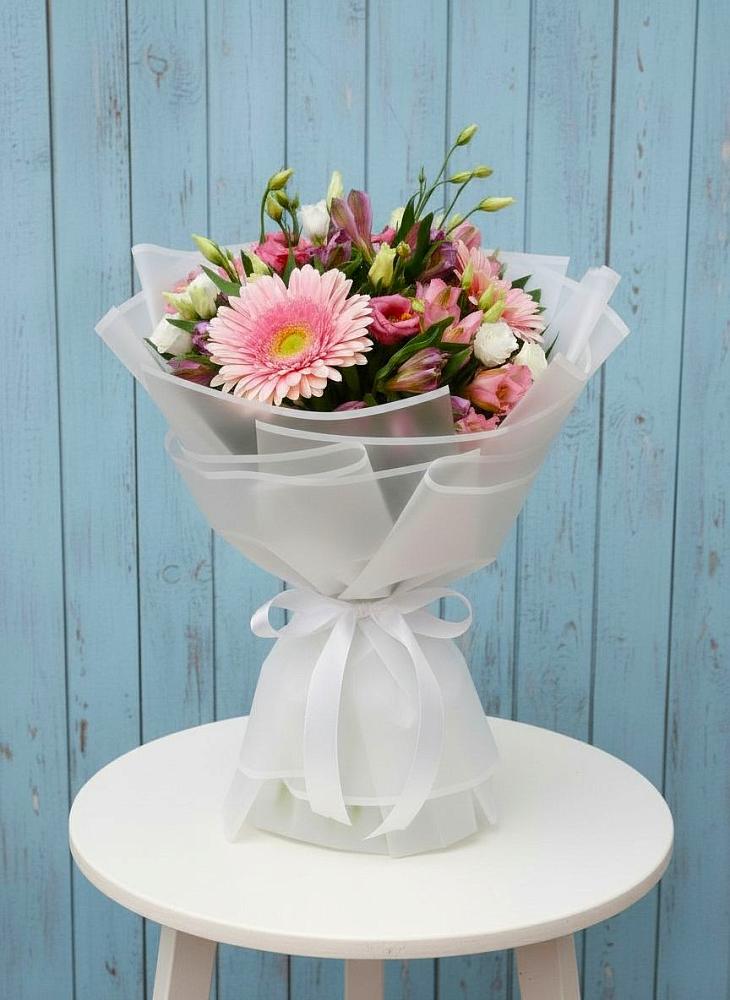 Букет цветов из: Герберы, Альстромерии и Лизиантусы во Фрязино