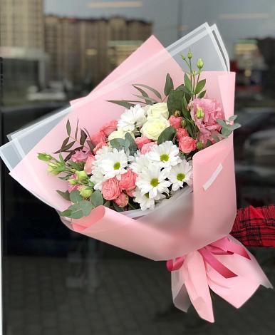 Букет цветов из: Розы, Лизиантусы и Хризантемы во Фрязино