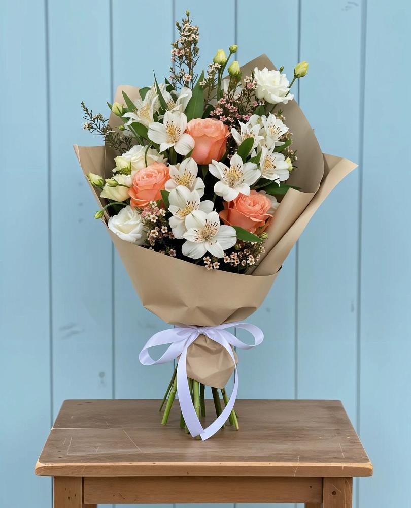 Букет цветов из: Альстромерии, Лизиантусы, Розы и Хризантемы во Фрязино